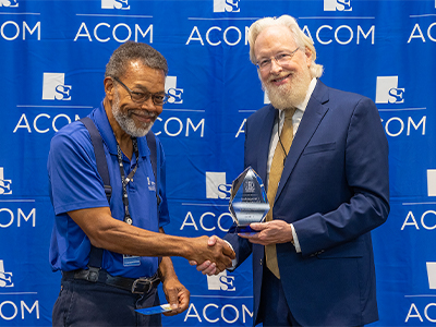 ACOMFacultyAwardsAlston7694-400×300 1